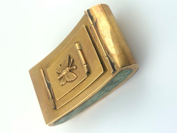 A GOLD SNUFF BOX