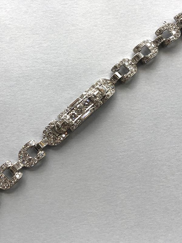 DIAMOND AND BAGUETTE PLATINUM BRACELET