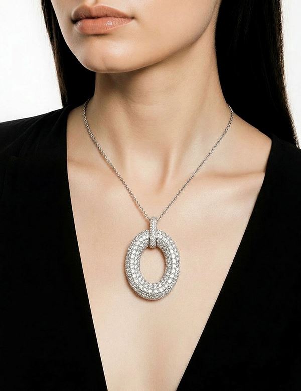 WHITE GOLD DIAMOND PENDANT 
