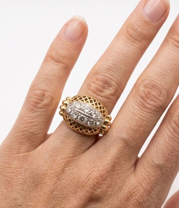 YELLOW GOLD DIAMOND RING CIRCA 1950