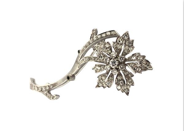 WHITE GOLD DIAMOND BROOCH CIRCA 1960