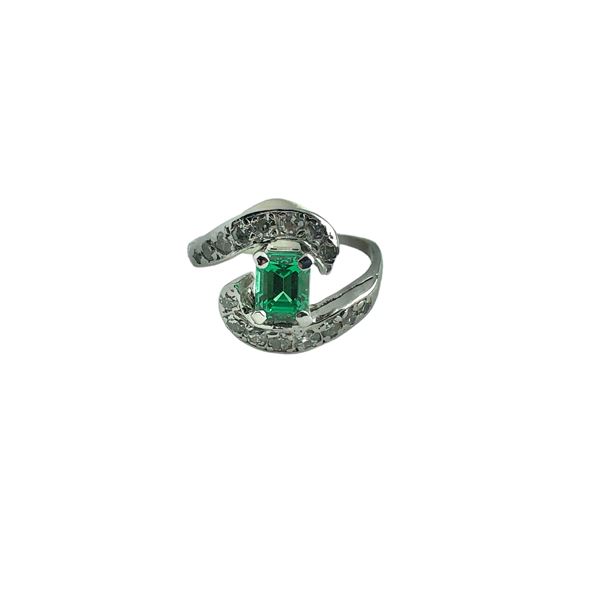 EMERALD DIAMOND RING