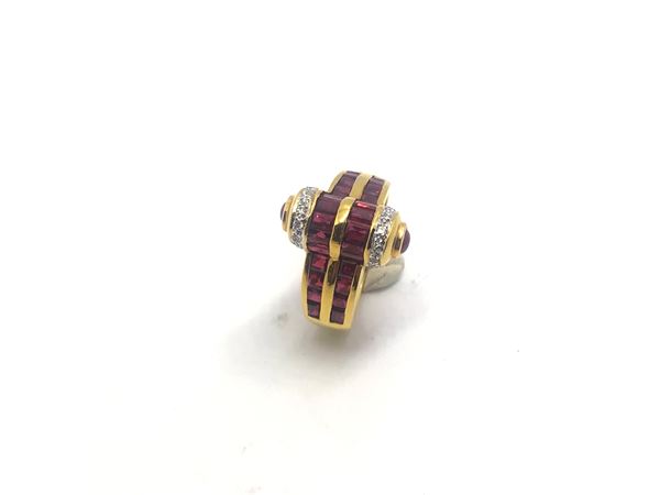 YELLOW GOLD AND CALIBRATED RUBY RING