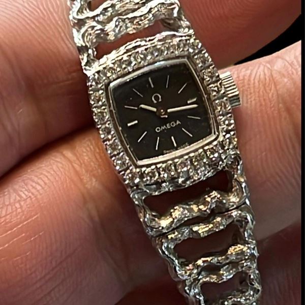 LADY WATCH SIGNED OMEGA